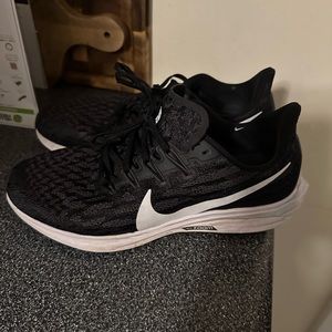 NIKE Women’s Sneakers